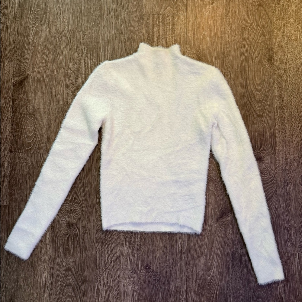 Aritzia Babaton Kuma Fluffy Sweater XS Creamy White